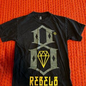 Rebel Eight - Size Medium. Streetwear.